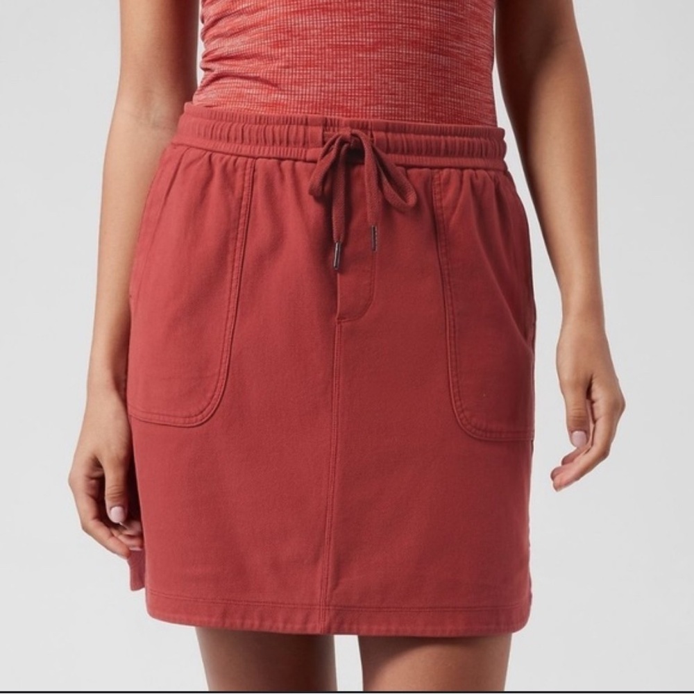 Athleta Farallon Skirt L Dried Cinnamon Elastic Waist, Drawstring, Pockets